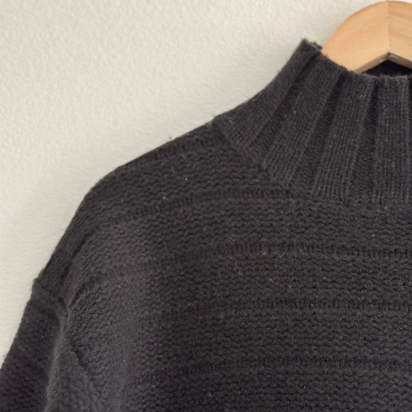 Everlane The Oversized Turtleneck in Luxe Merino in Black, Size X-Small - Picture 8 of 12